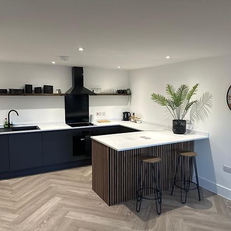 New 2 Bed Apartment In Royston High St Eksteriør billede