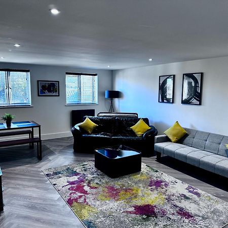 New 2 Bed Apartment In Royston High St Eksteriør billede