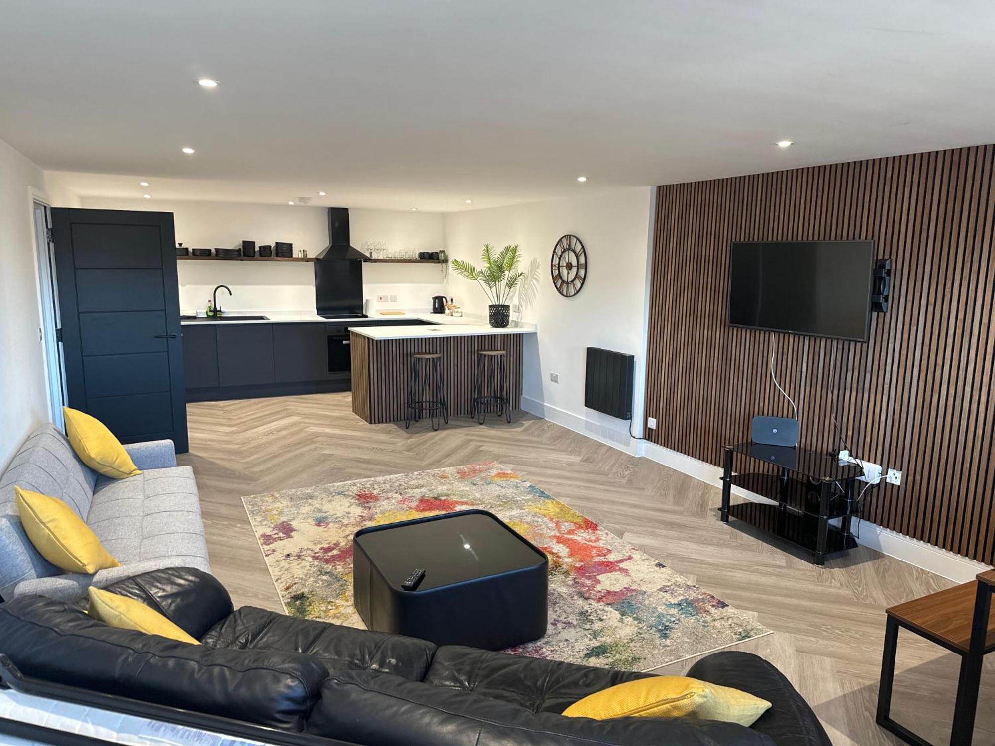 New 2 Bed Apartment In Royston High St Eksteriør billede